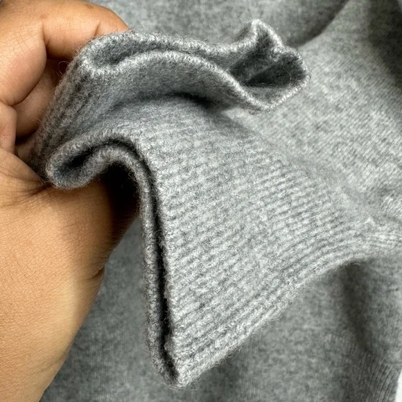 Everlane Women’s V-Neck Cashmere Sweater Size Small - Picture 8 of 10